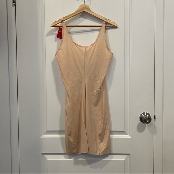 Spanx Thinstincts Open-Bust Mid-Thigh Bodysuit - Picture 4 of 5